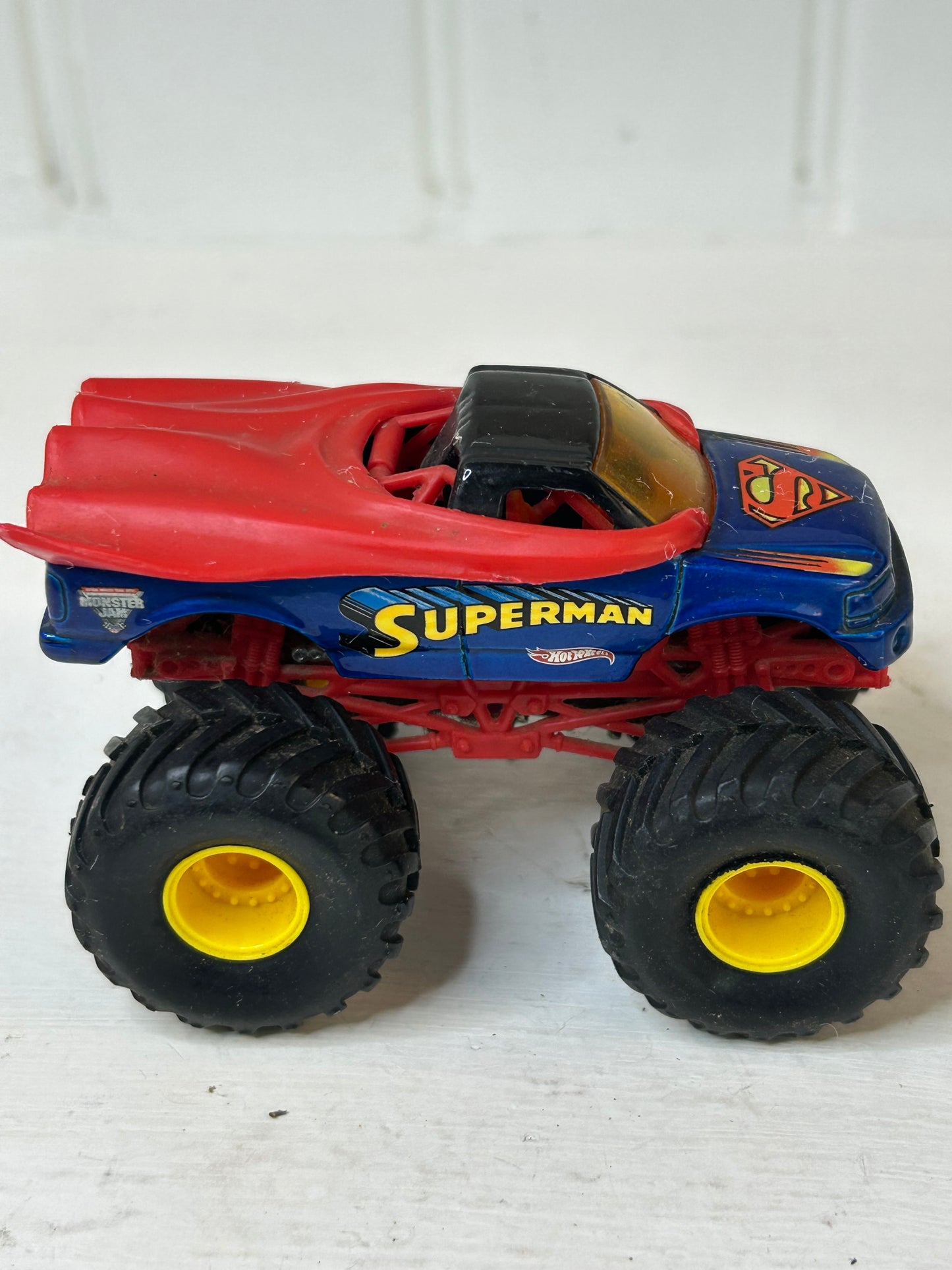 Hot Wheels DC Superman Monster Truck – Die-Cast Collectible Vehicle