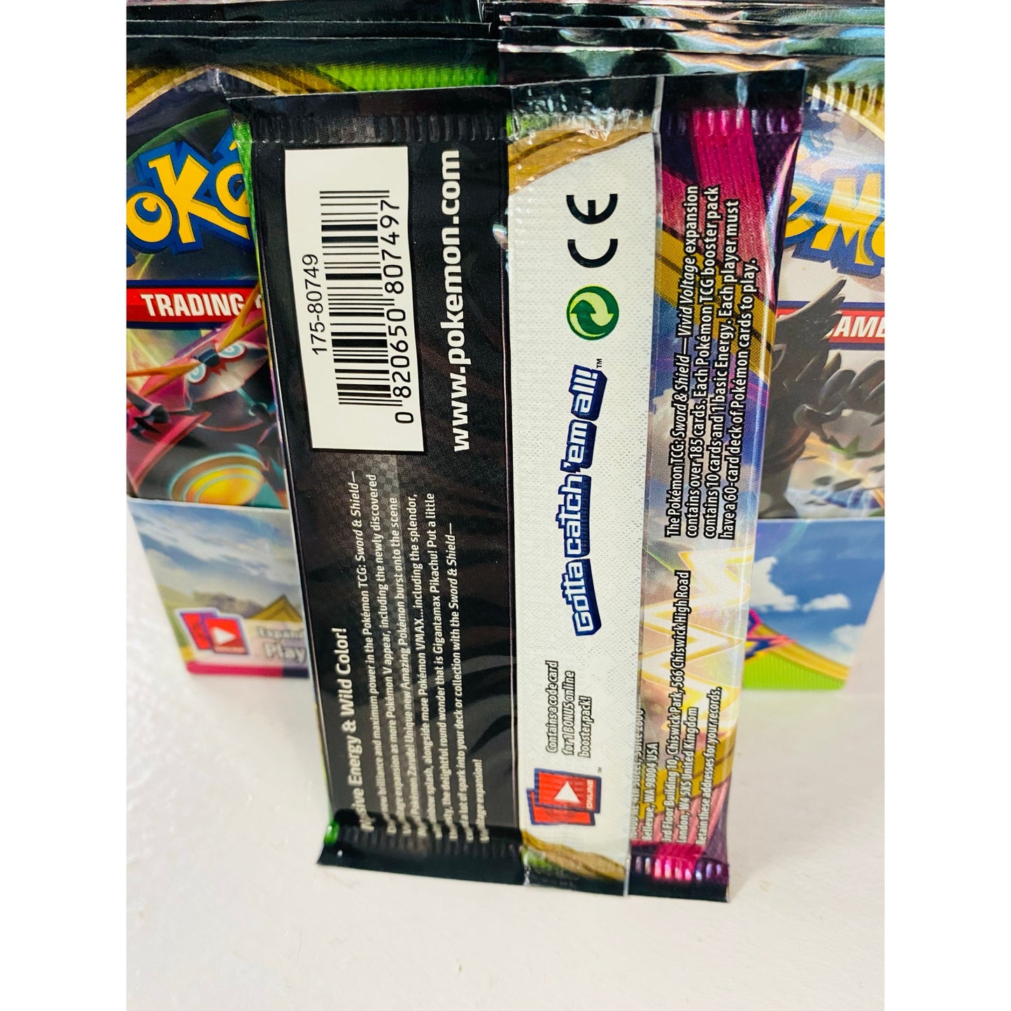 Pokemon TCG Sword &Shield: Vivid Voltage Booster Pack