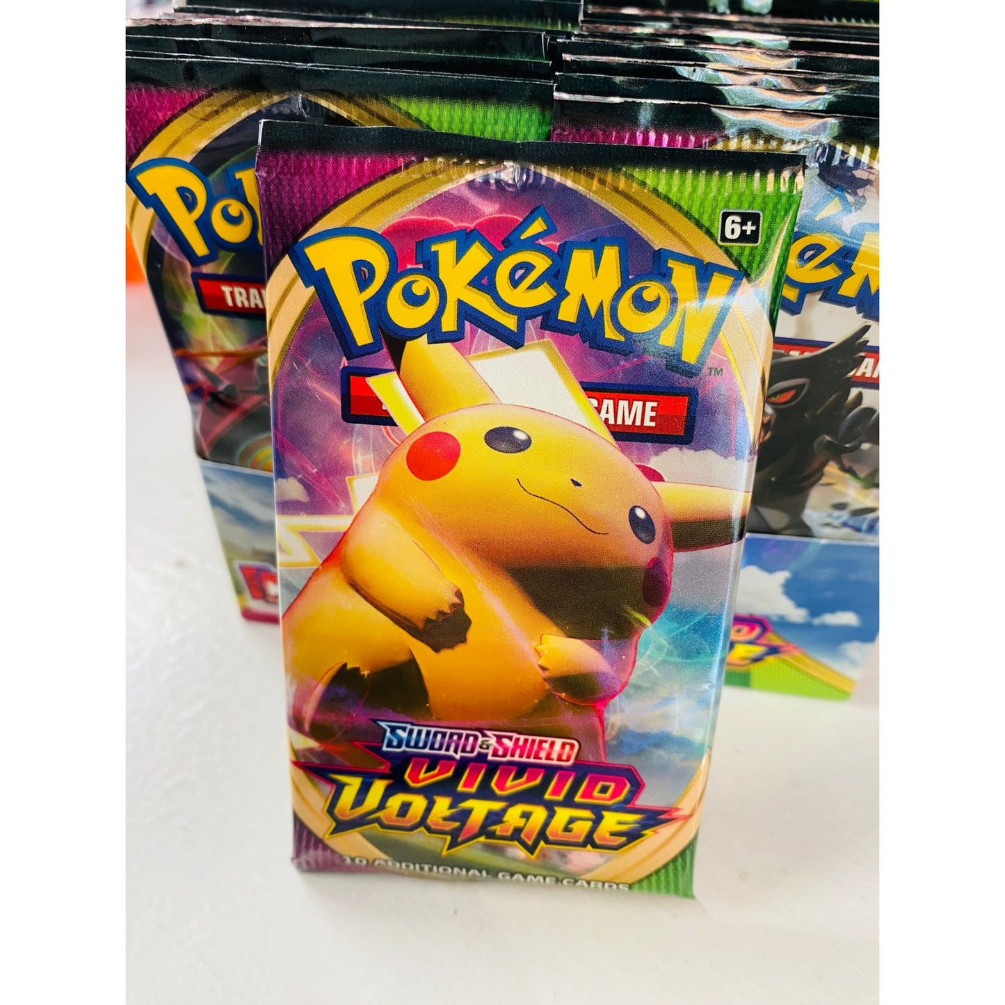 Pokemon TCG Sword &Shield: Vivid Voltage Booster Pack