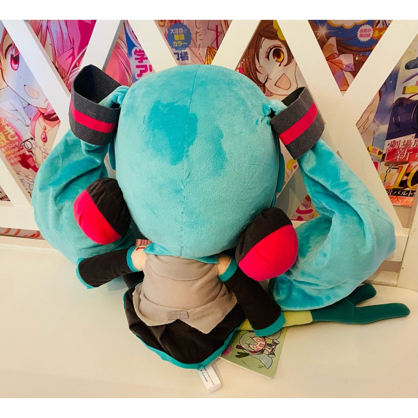 Peluche oficial de Hatsune Miku Stunned Face con puerro y cebolla verde de SEGA