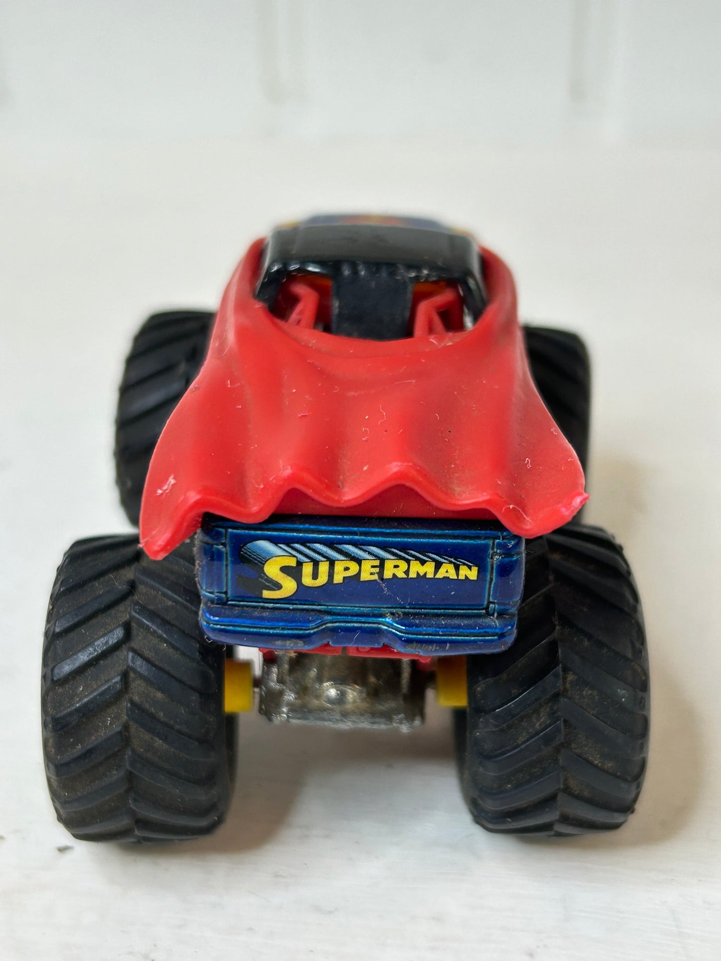 Hot Wheels DC Superman Monster Truck – Die-Cast Collectible Vehicle