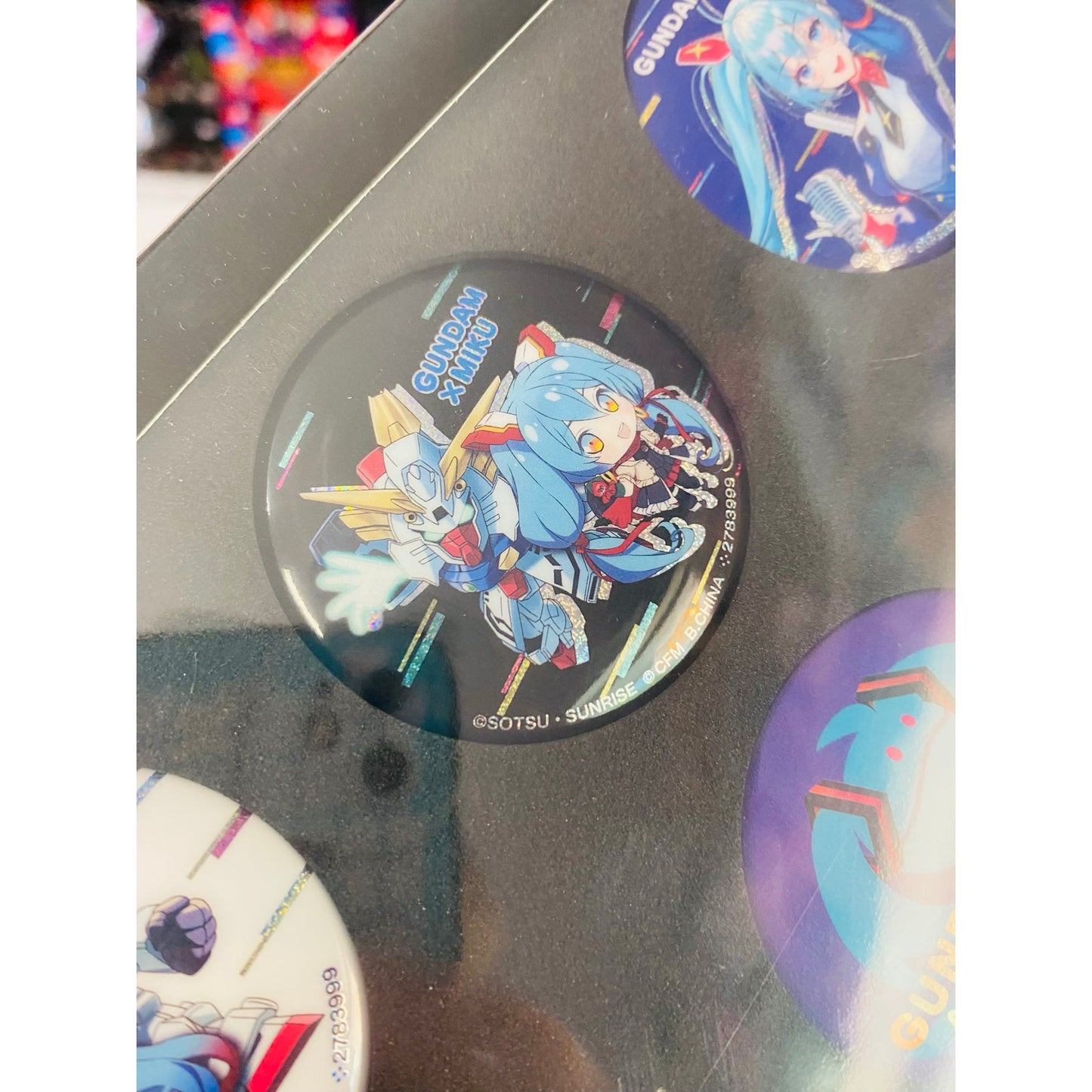 Gundam x Hatsune Miku Memorial Can Badge Set