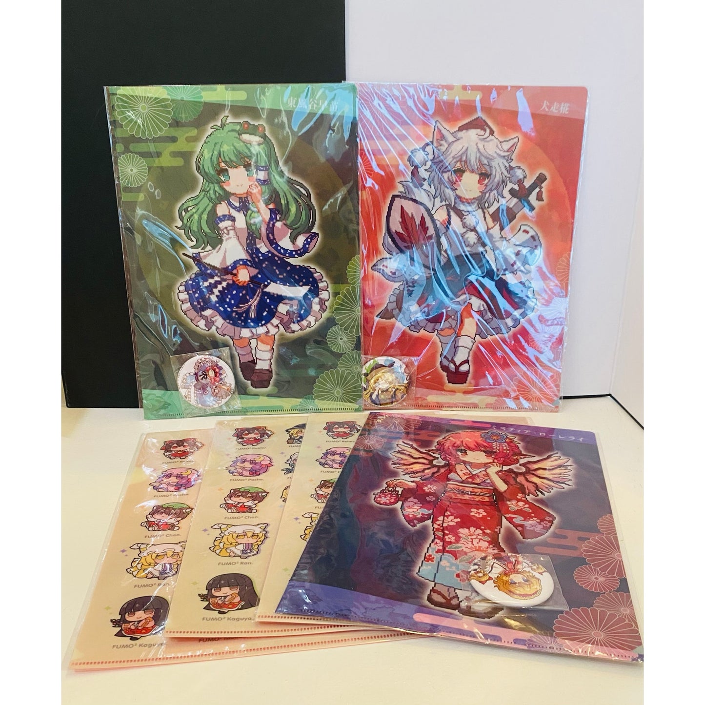 Conjunto de archivos y distintivos transparentes de Touhou Project