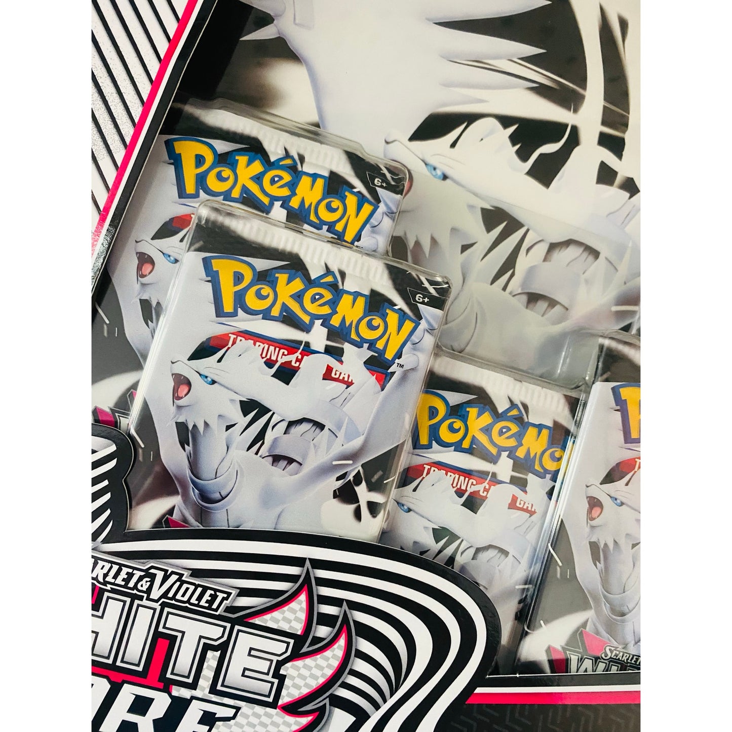 Pokemon TCG: Scarlet & Violet White Flare Binder Collection