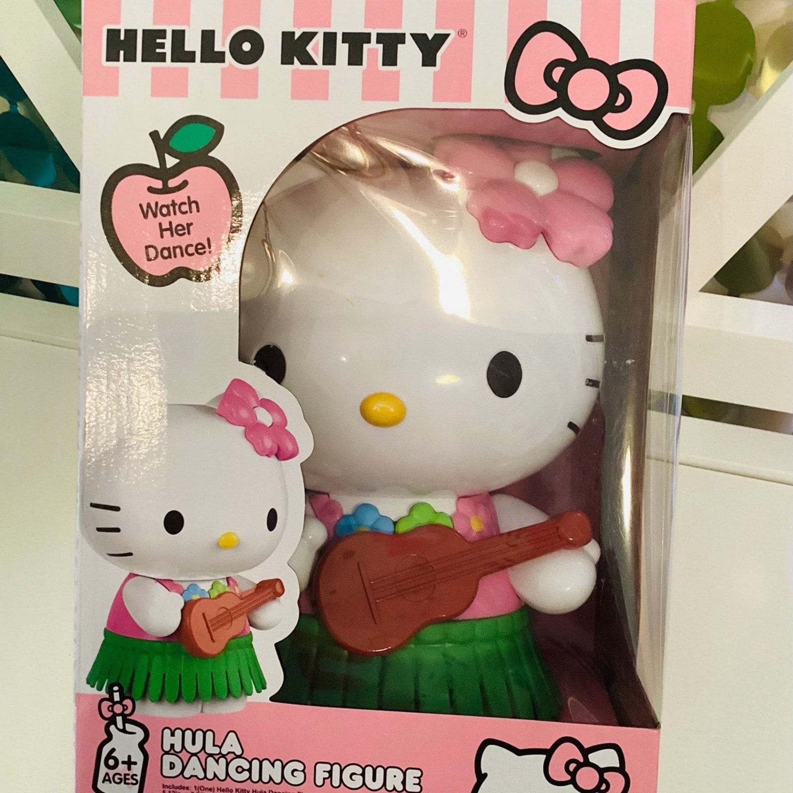 Hello Kitty Hula Dancing Figure – Sanrio Collectible