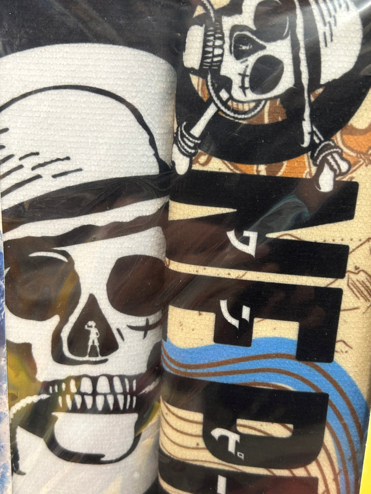 Netflix One Piece Live-Action Two-Piece Towel Set – Straw Hat Skull Design