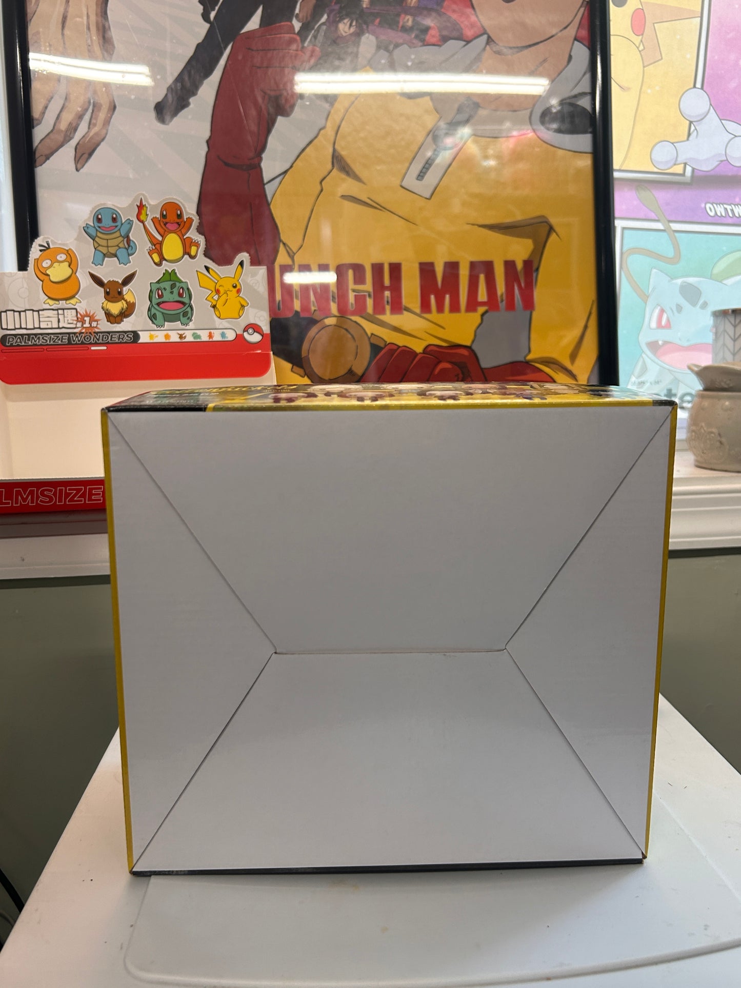 Yellowjackets Figural Bag Clip Display Box