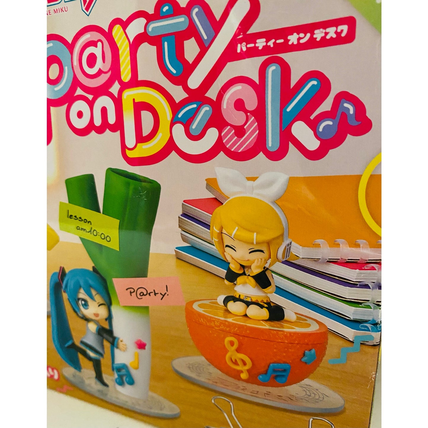 Caja sorpresa de la serie Party On Desk de Hatsune Miku de Re-ment “Kagamine Rin”