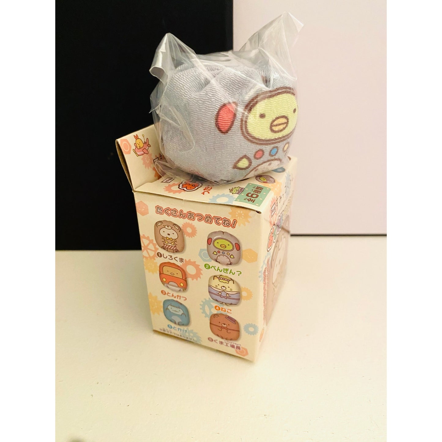 Sumikkogurashi Tsugihagi Koujou no Fushigi na Ko Beanbag Hacky Sac Penguin