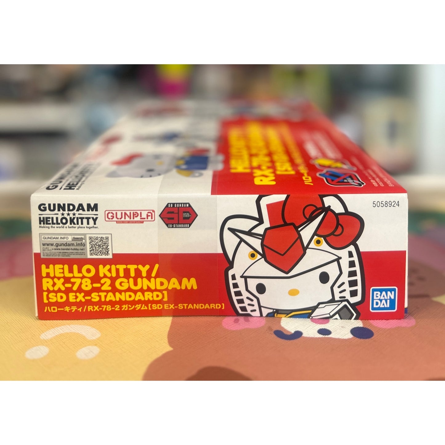 Gundam Hello Kitty and RX-78-2 Gundam SD-EX Standard Model Kit