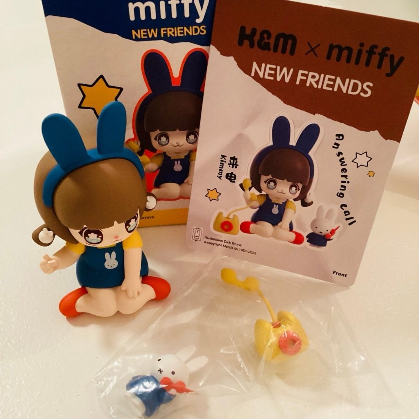 Kimmy &amp; Miki x Miffy x 52Toys Caja sorpresa Nuevos amigos “Respondiendo llamada”