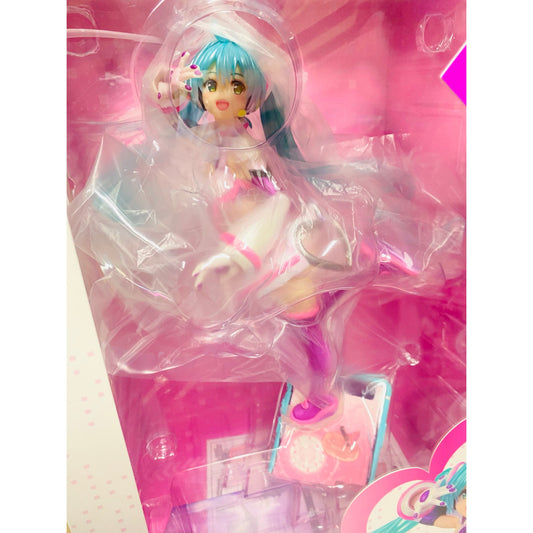 Character Vocal Series 01 Hatsune Miku Kentaro Yabuki x Osoba Ver. 1/7 Scale