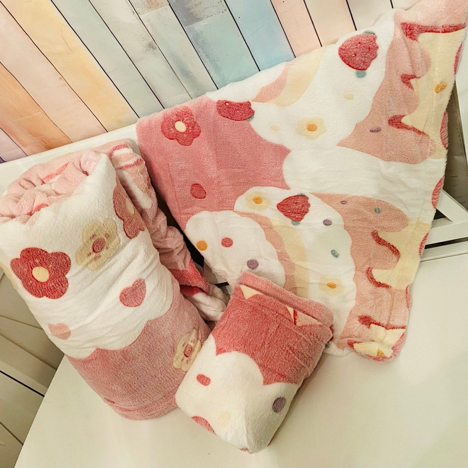 Adorable Kawaii Fluffly Strawberry Cake Bedding Set