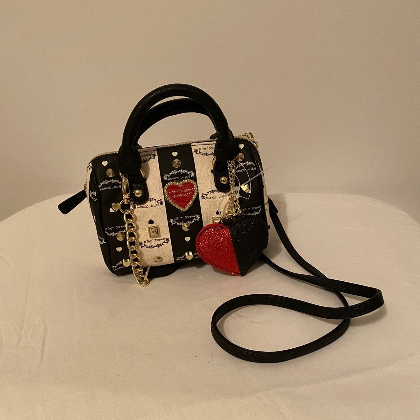 Minibolso con forma de corazón de Betsey Johnson