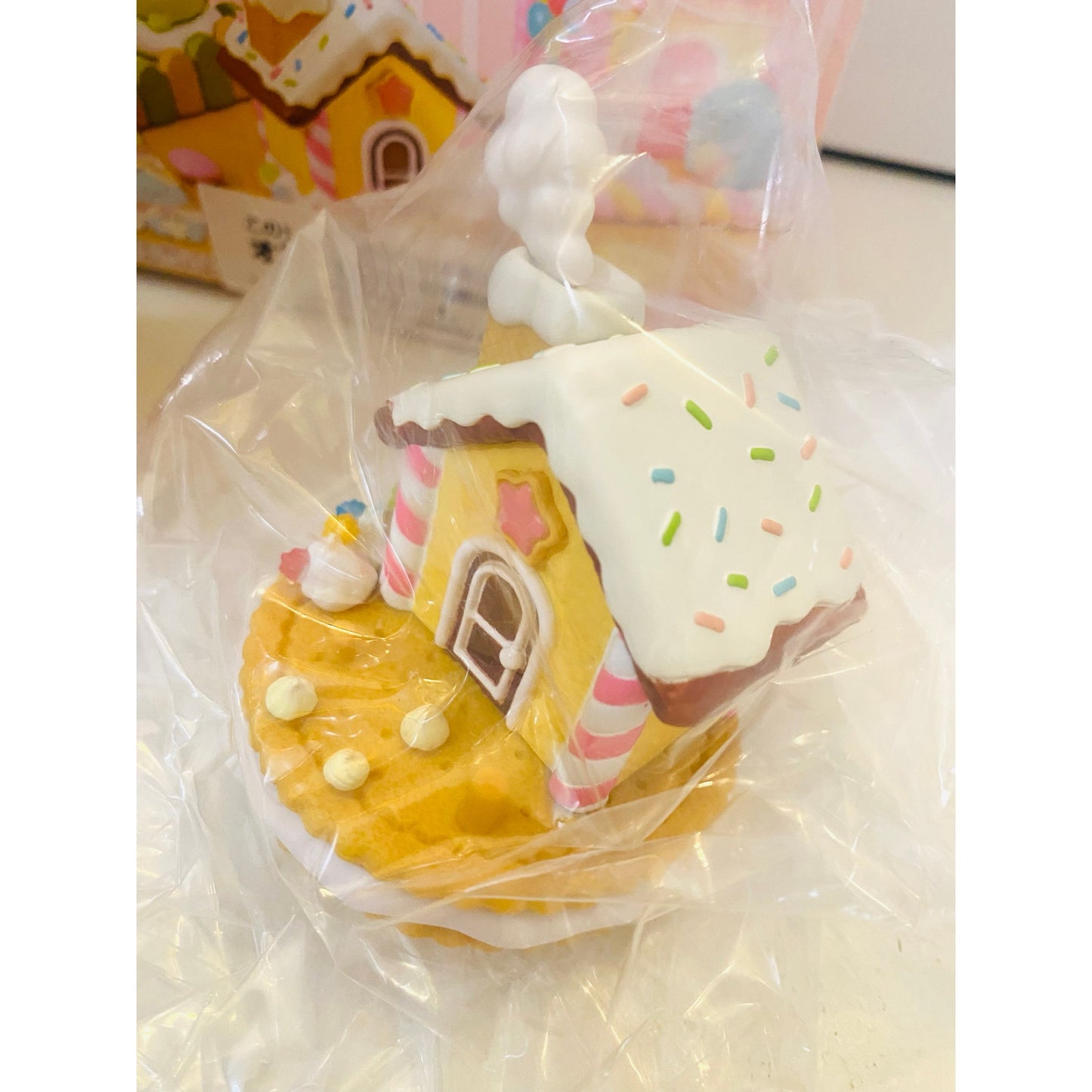 Re-ment Sumikko Gurashi WakuWaku Tokimeki! Candy House Shirokuma & Furoshiki