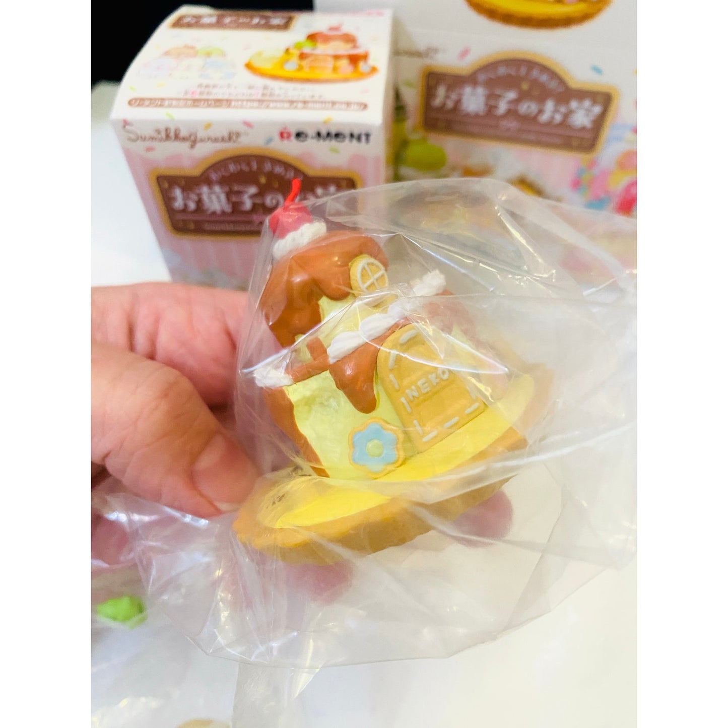 Sumikko Gurashi WakuWaku Tokimeki! Candy House Blind Box Neko &amp; Zessou